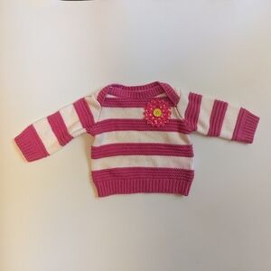 Baby girl sweater. Size 0-3 months.